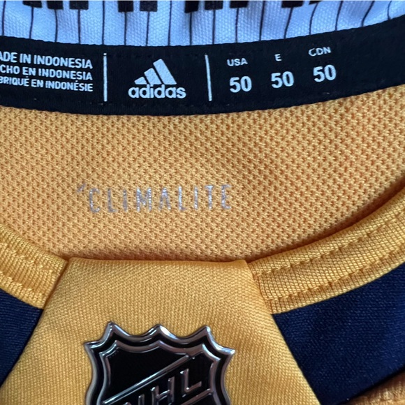 NWOT ADIDAS / NASHVILLE PREDATORS / NHL GOLD VIKTOR ARVIDSSON 33 HOME JERSEY - Picture 10 of 11